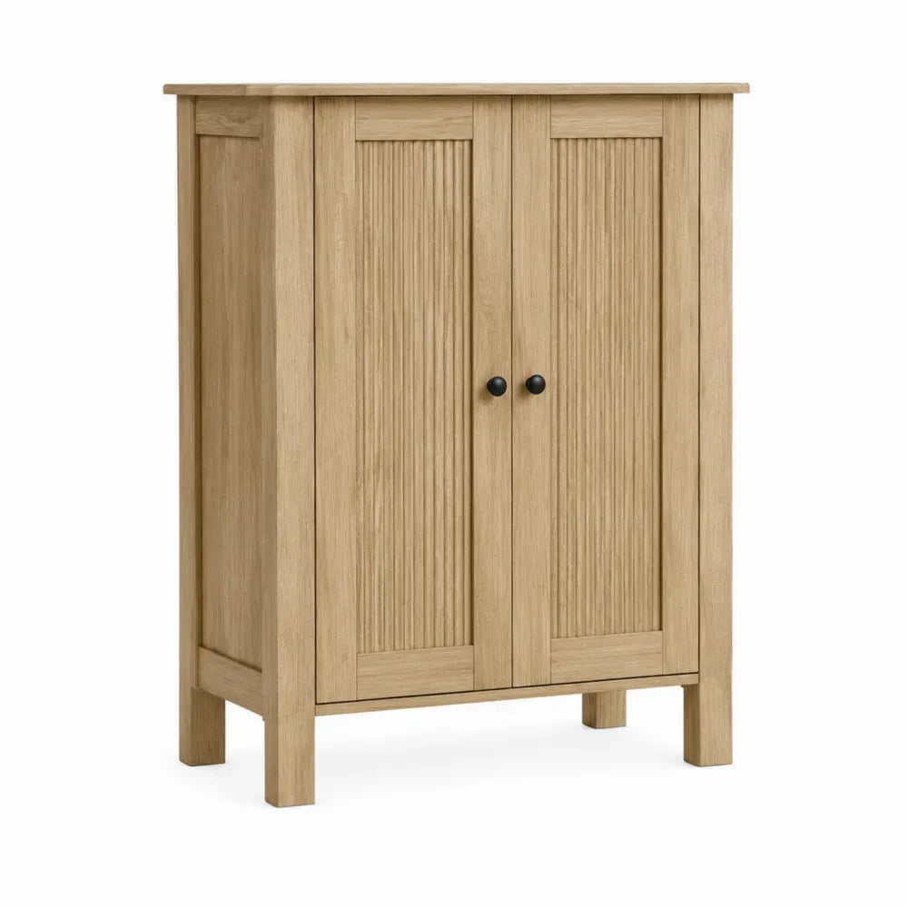 Mueble de almacenamiento de MDF con chapa de roble claro 2 puertas acanaladas y tiradores negros 80x35x85 cm