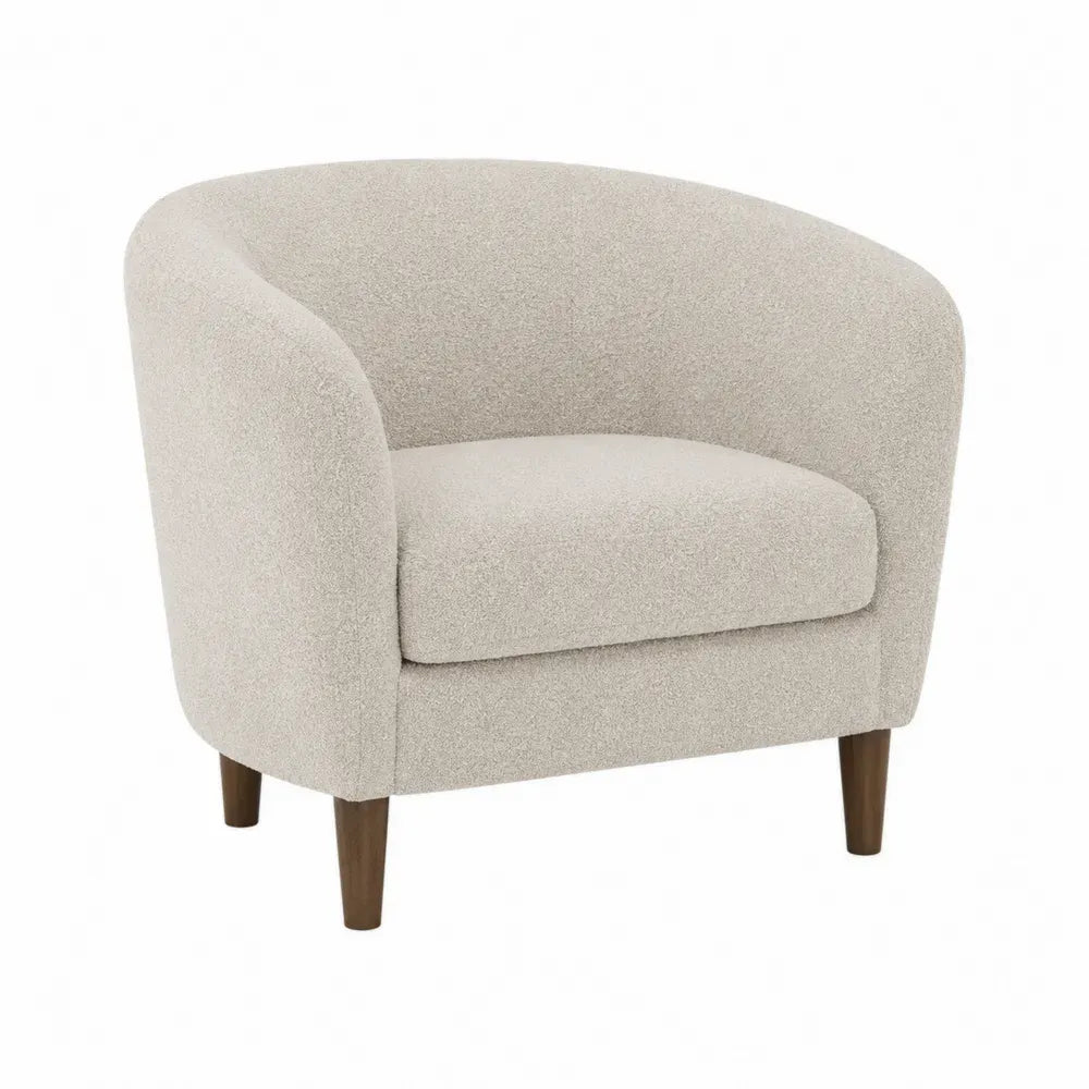 Sillón individual semicircular con reposabrazos tapizado en tejido bouclé beige claro patas de madera de caucho marrón 75 x 72 x 78 cm